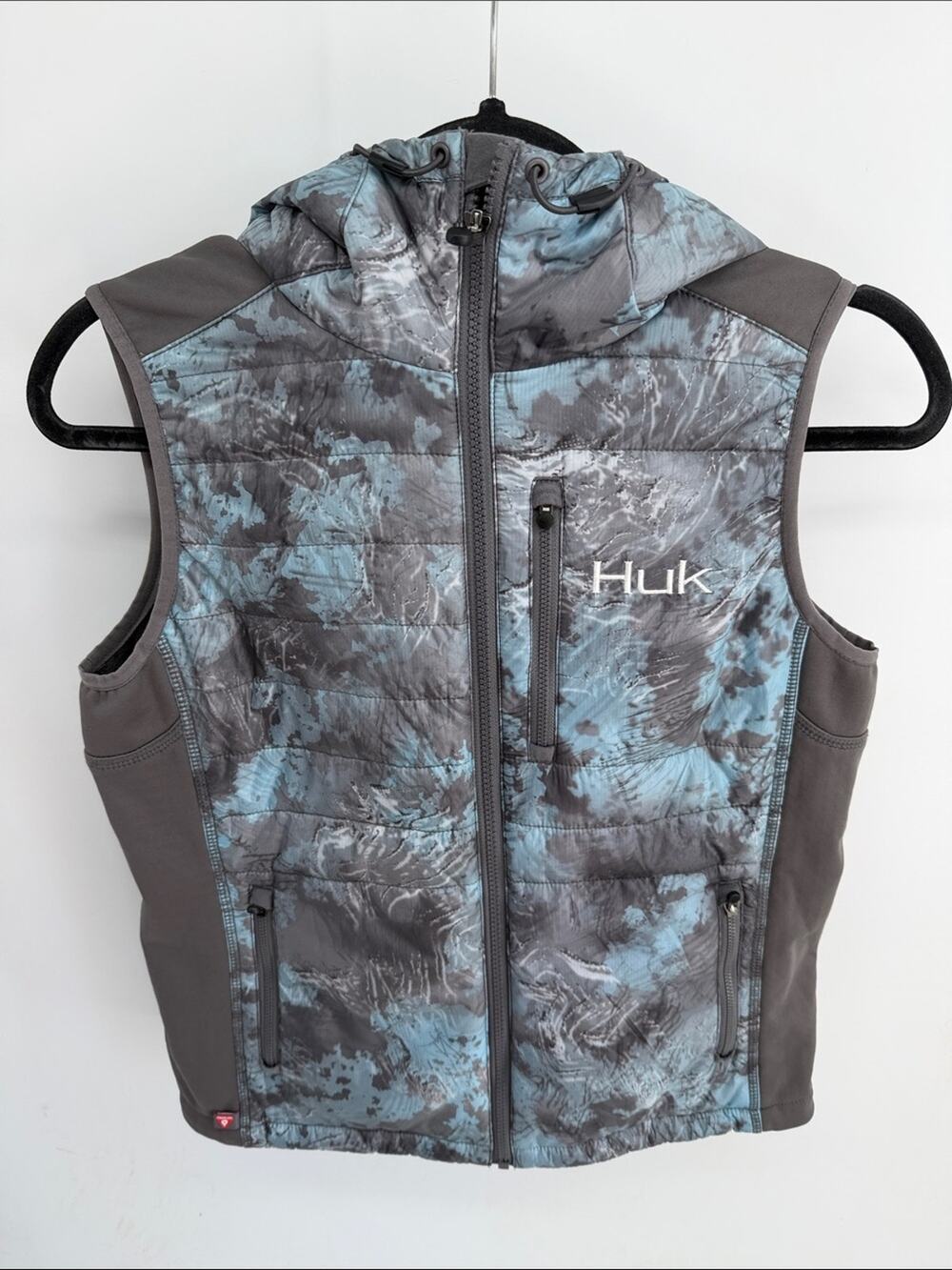 HUK Primaloft Double Down Camo print full zip hooded puffer vest sz S